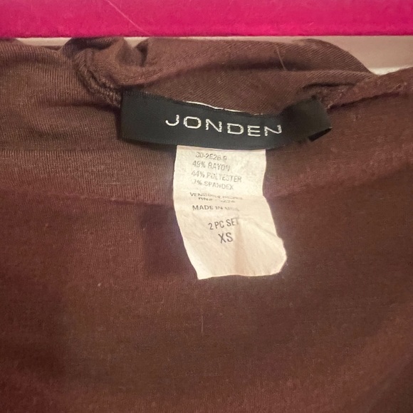 Two piece set - Picture 7 of 10